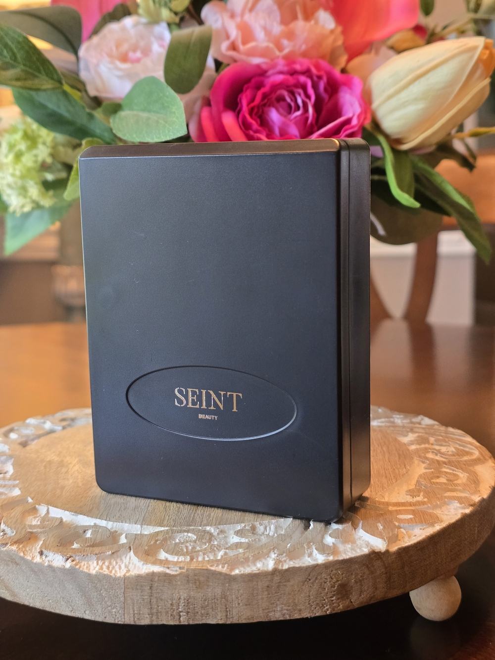 SEINT Travel Makeup Brush Set. 4 Brushes In A Compact Carrying Case.